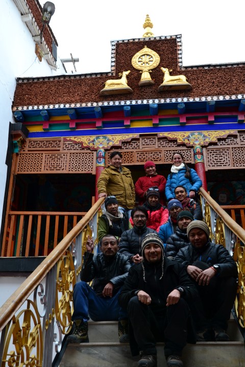 Unsere Ladakh-Guides mit Caroline im Kloster Stakna.
