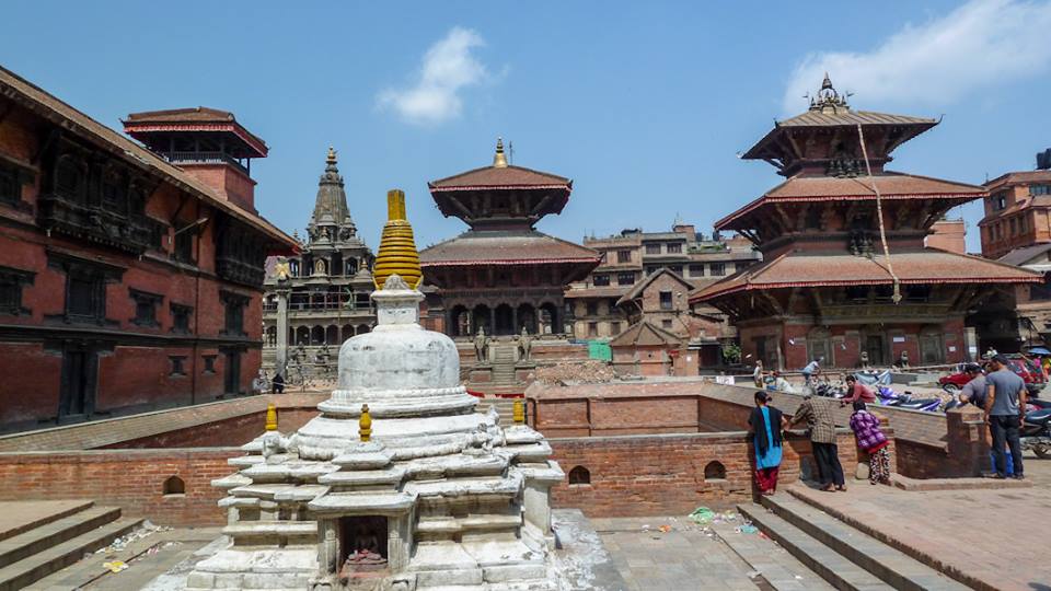 Hubert Neubauer aus Nepal nach dem Erdbeben: "Heute stehe ich in Patan, einer der drei Königsstädte von Kathmandu und sehe nur ganz wenig Zerstörtung. Tempel sind gar nicht oder nur sehr wenig vom Erdbeben beschädigt."