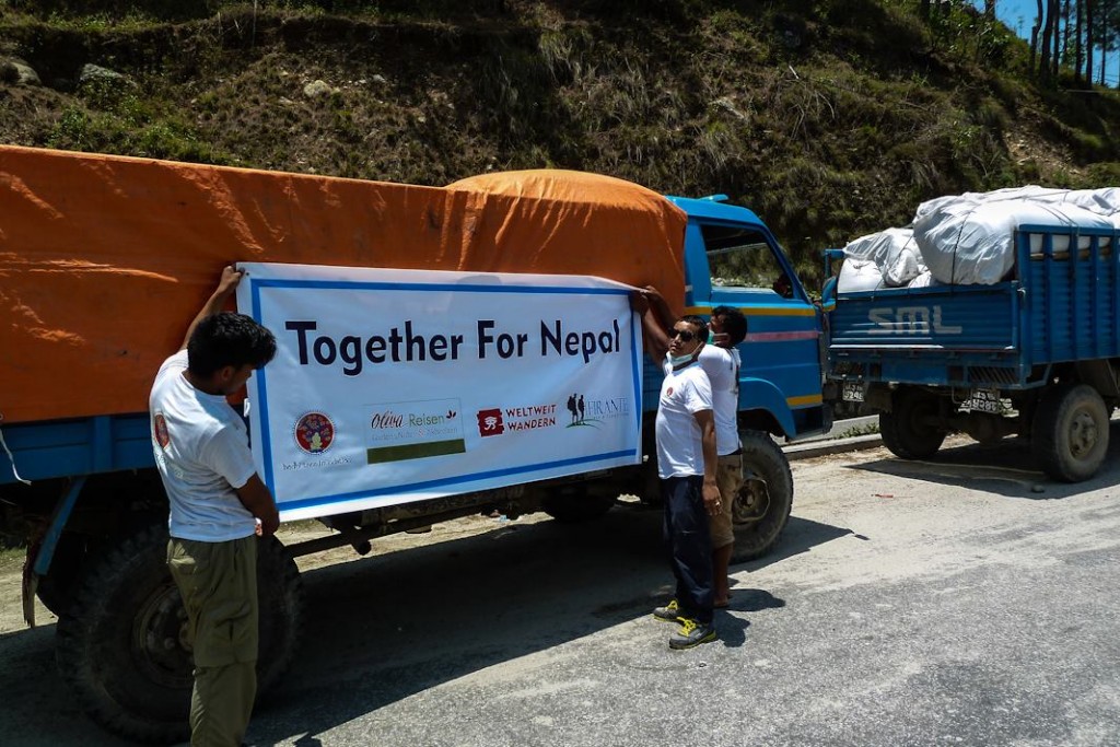 Unsere Hilfslieferungen in Nepal, die Hubert Neubauer gerade organisiert. Danke lieber Hubert!