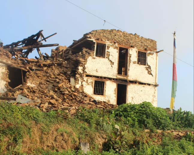 Zerstörtes Haus in Dolakha - Jiri
