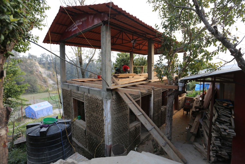 Picture above: Phase 0 – work in progress! End of January 2016 the first rebuild house should be ready!